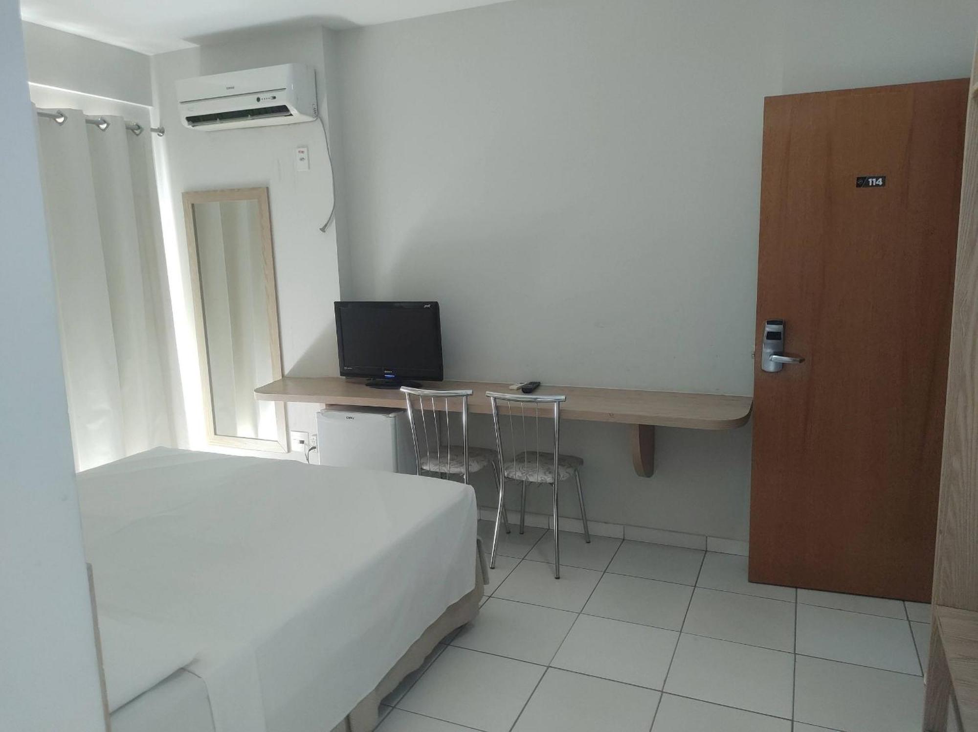 Suite Golden Express Roberto Imoveis Caldas Novas Exterior photo