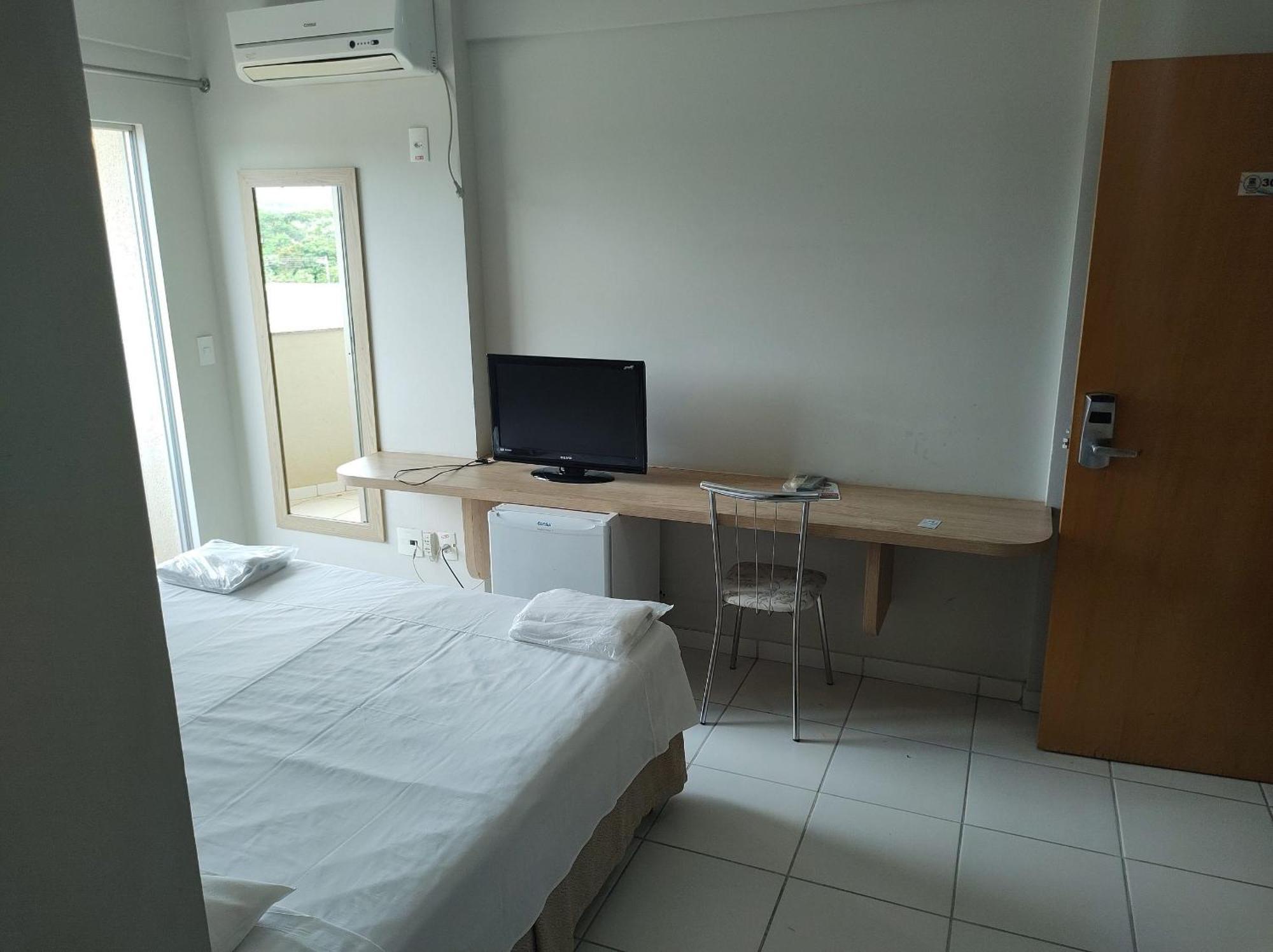 Suite Golden Express Roberto Imoveis Caldas Novas Exterior photo